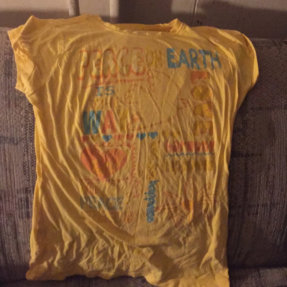 Peace on earth is the way to love T-shirt